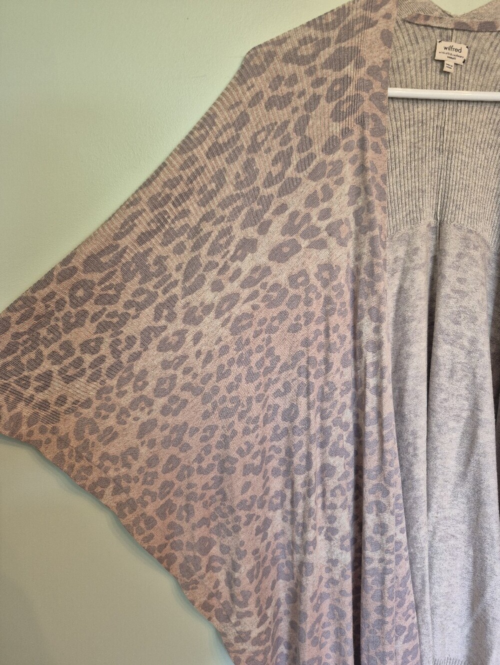 Wilfred Aritzia Women's Boho Leopard Animal Print Silk Blend Kimono Cardigan - Picture 3 of 8